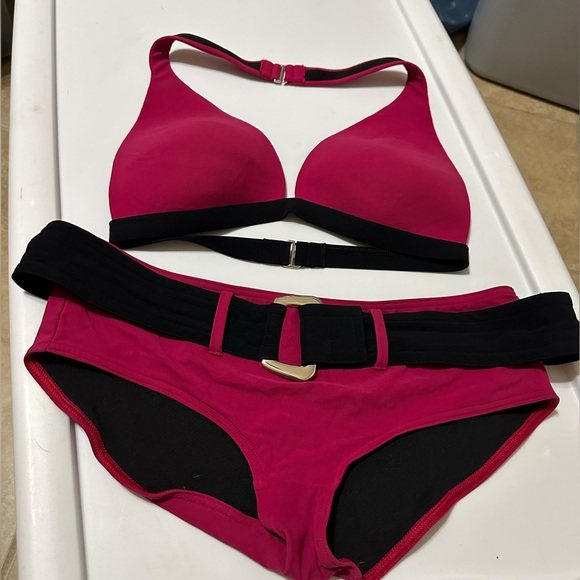 Victoria’s Secret bikini - Picture 1 of 2